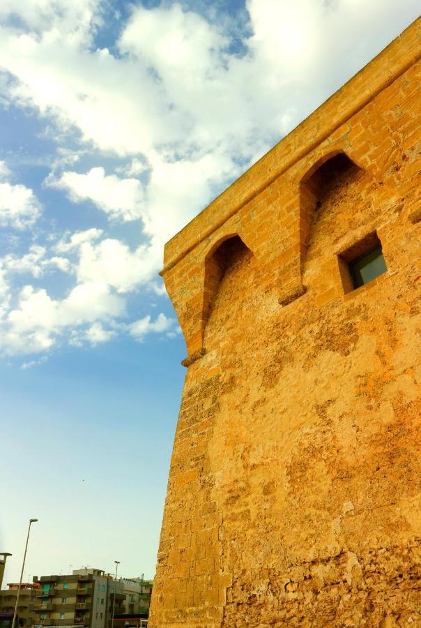 Casa Vacanze Vecchia Torre غالّيبولي المظهر الخارجي الصورة